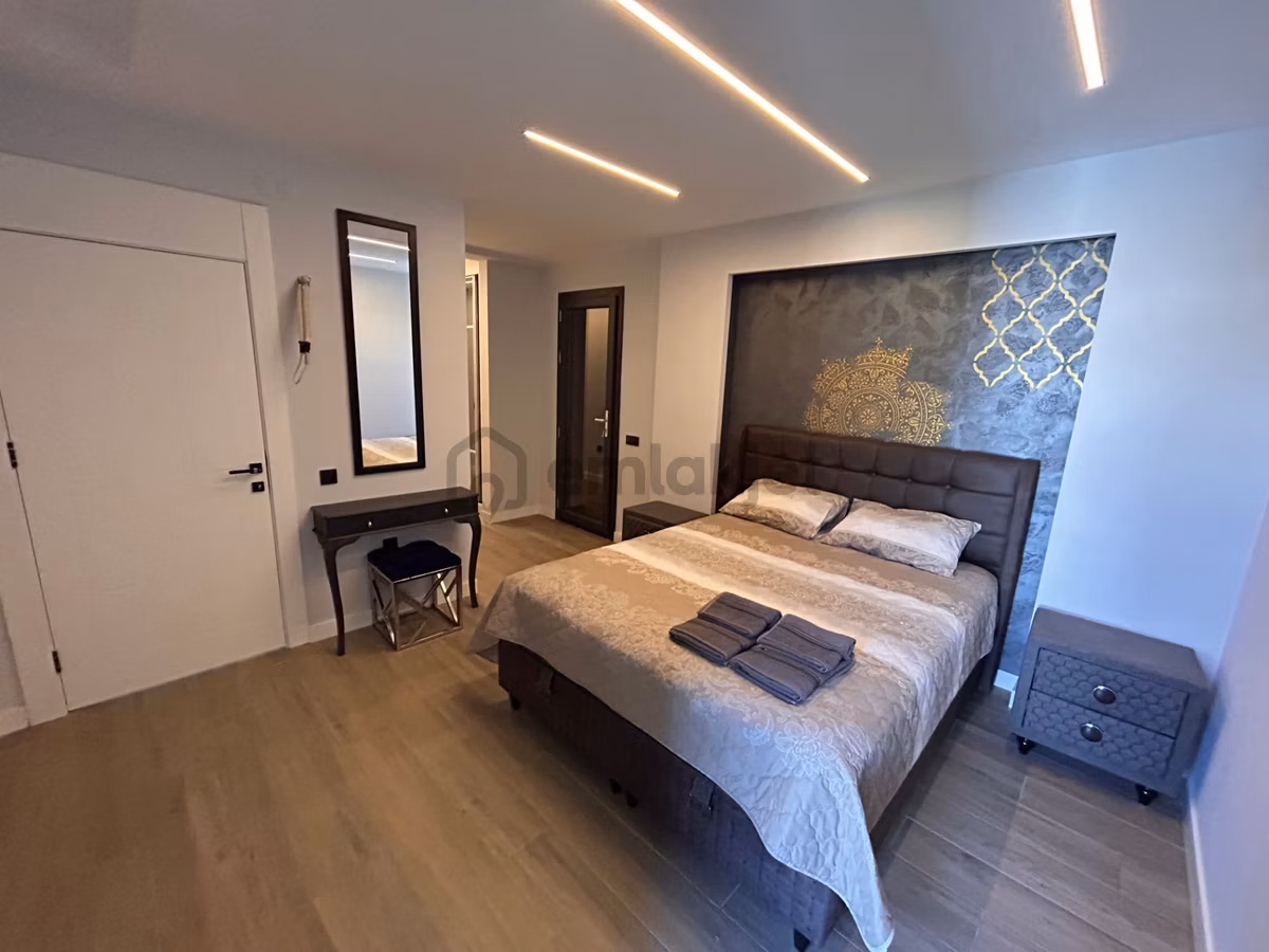 Kuşadası Merkezde Doğalgazlı 4+1 Müstakil Villa - 16