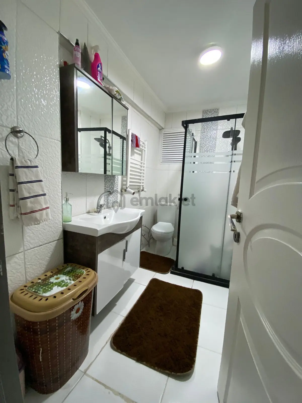 Mareşal Çakmak Mah.'de Ön Cephe 3+1 Full Yapılı Daire - 9
