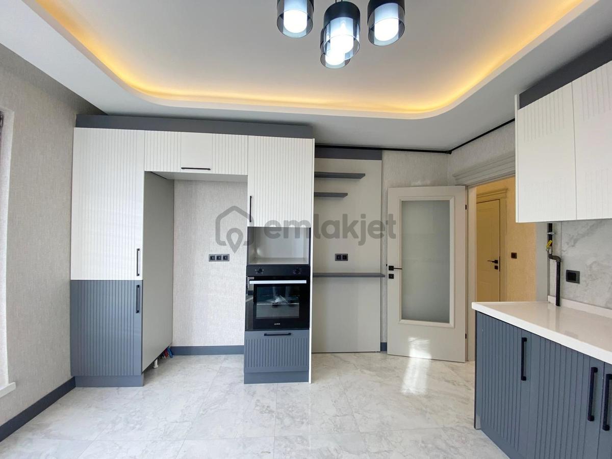 Hisarda Cadde Yakını Sıfır E.banyolu 3+1 3. Ara Kat !!! - 15