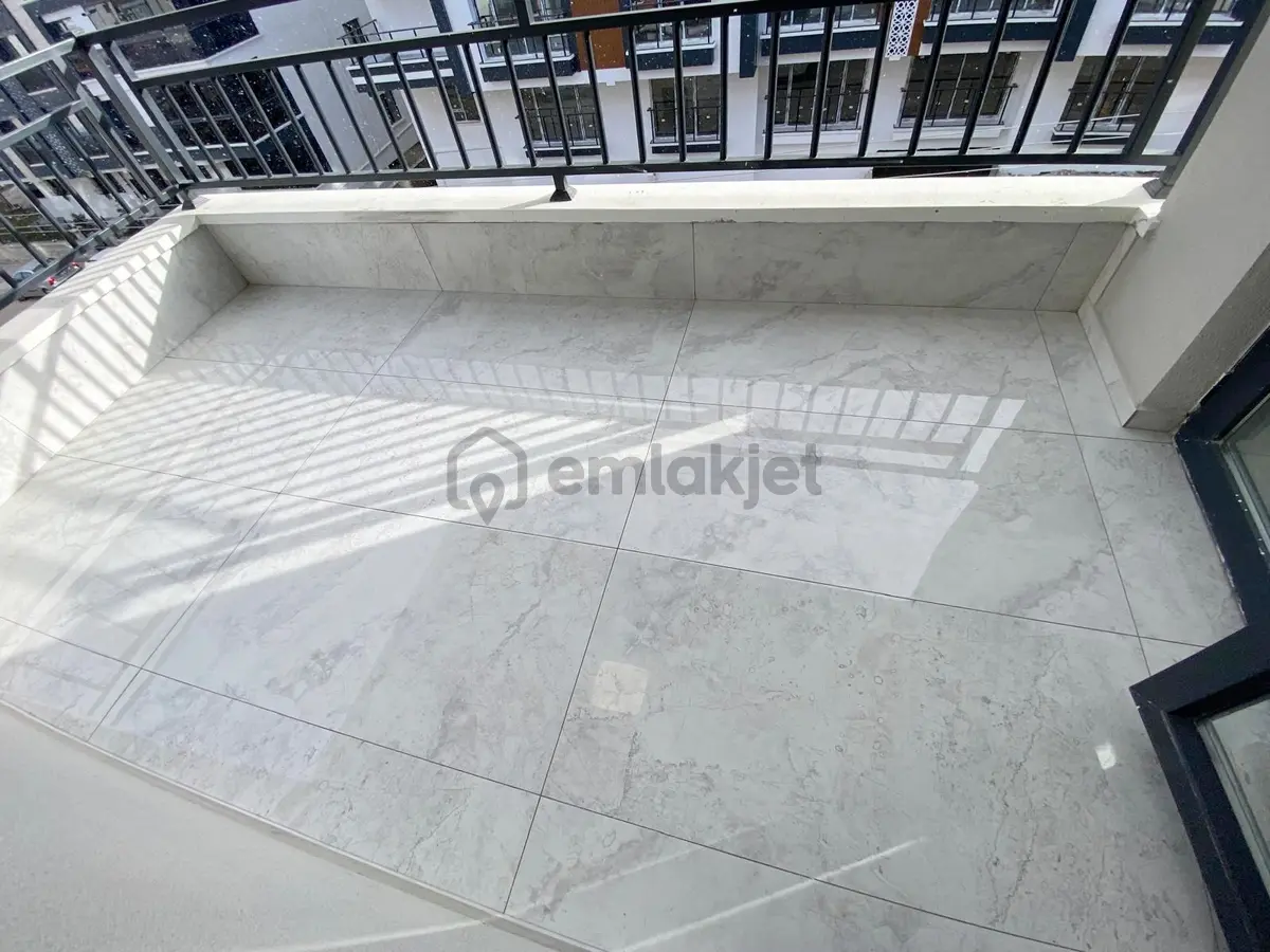 Hisarda Cadde Yakını Sıfır E.banyolu 3+1 3. Ara Kat !!! - 30