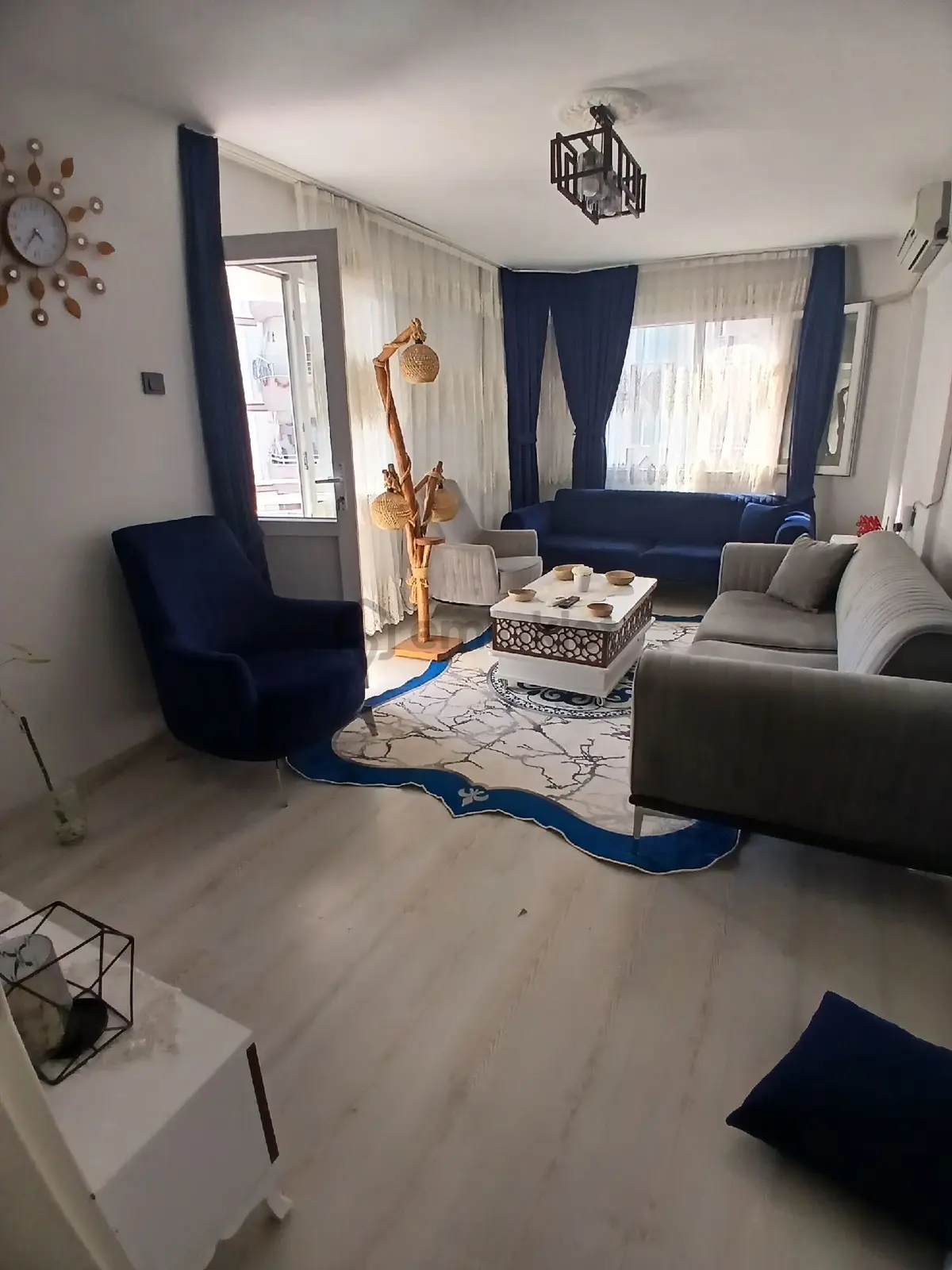 İzmir Torbalı Cumhuriyet Mahallesinde 2+1 Arakat Daire Satılık
