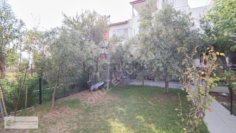 Dikili Maviköy Sitesinde Denize Sıfır 3+1 Bahçeli Villa - 14
