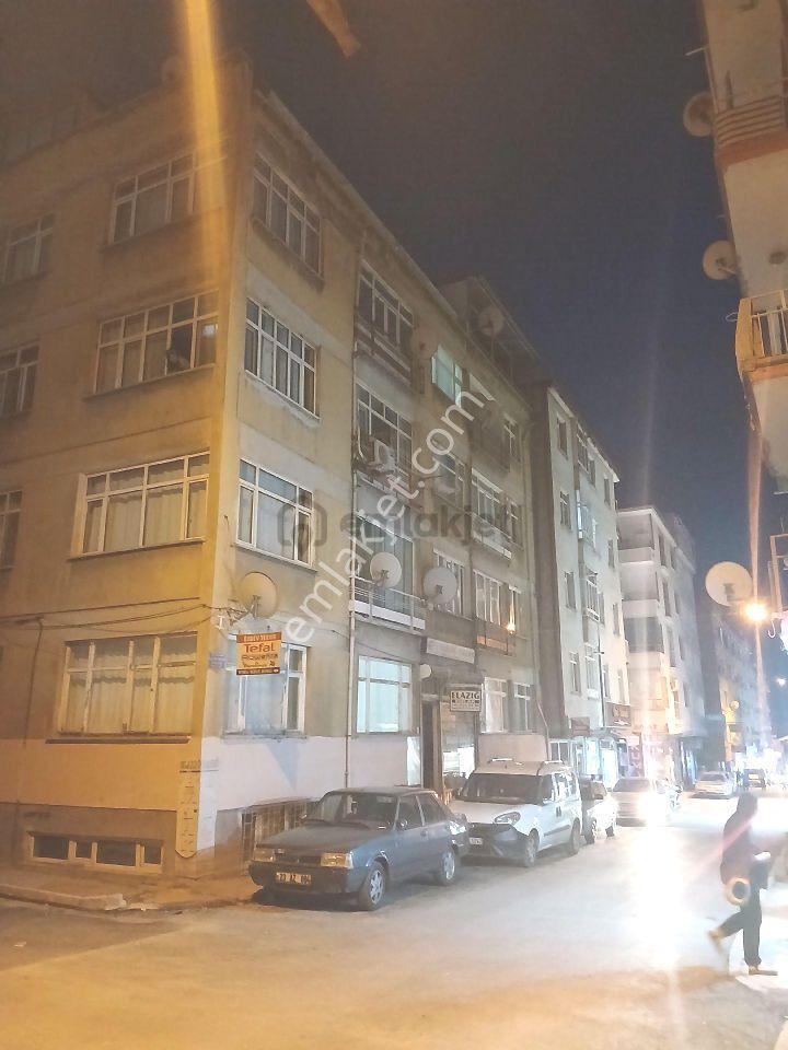 İzetpaşa Mh 2/1 Satılık Daire - 3