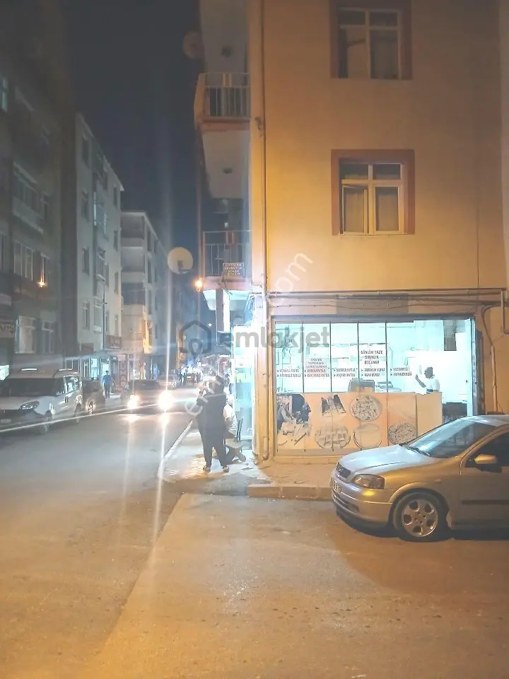 İzetpaşa Mh 2/1 Satılık Daire - 2