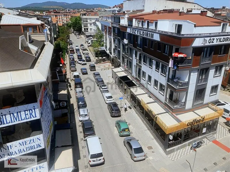 Cadde Üzeri Kiralık Ofis Katları - 12