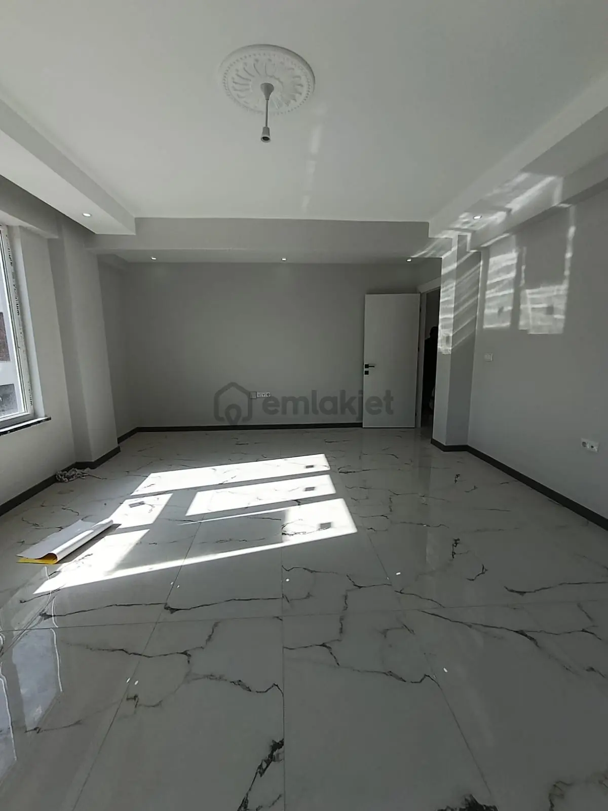 Çamlıca Karanfillerde Özel Garajlı 3+1 Satılık Daire - 5