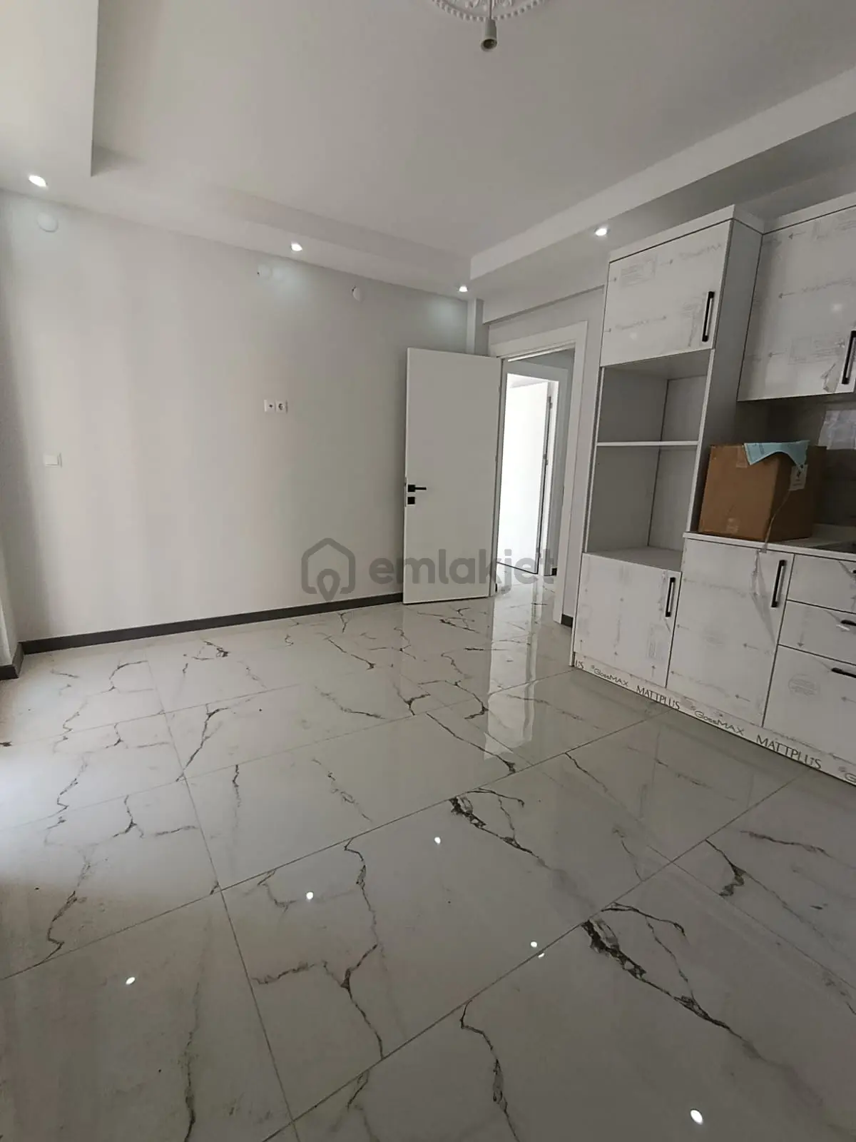 Çamlıca Karanfillerde Özel Garajlı 3+1 Satılık Daire - 6