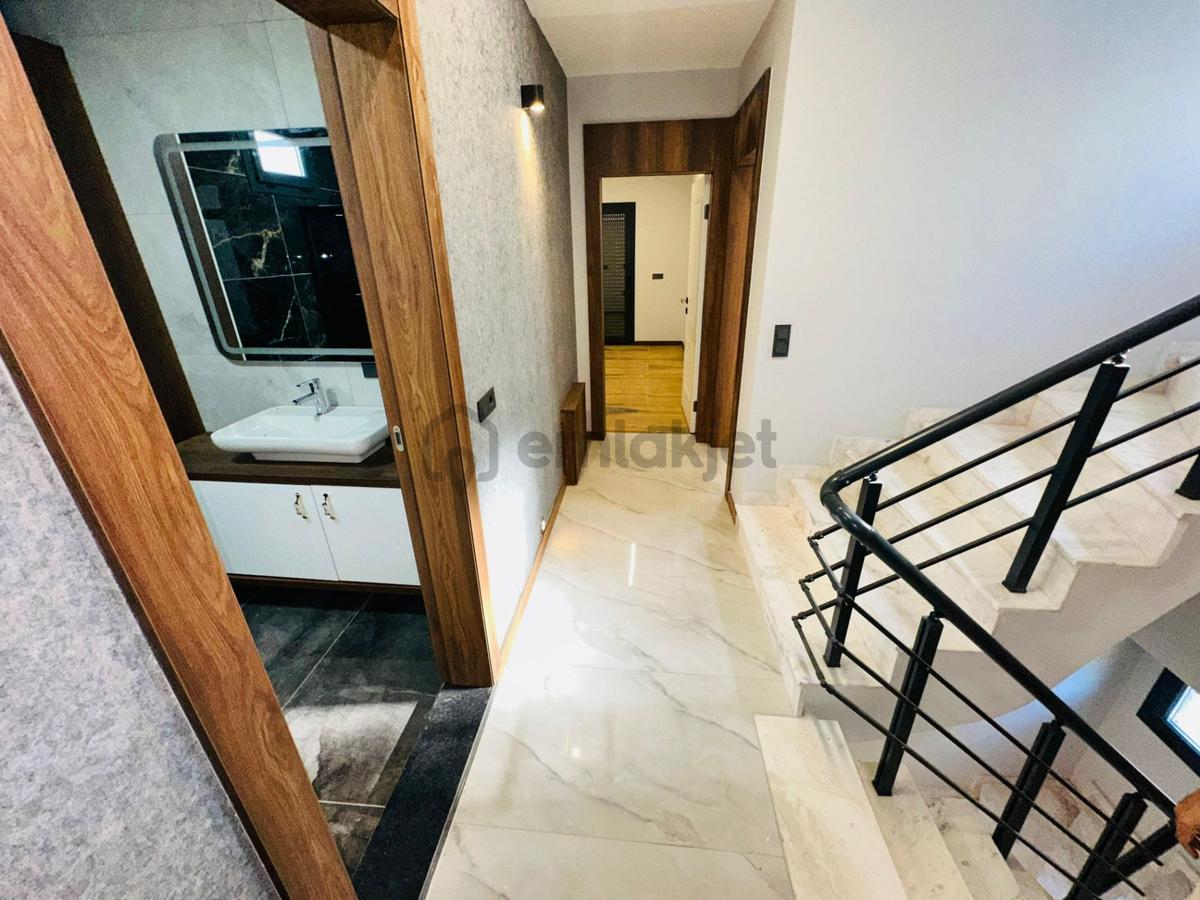 Güre De 3+1 Lüx Satılık Villa - 13