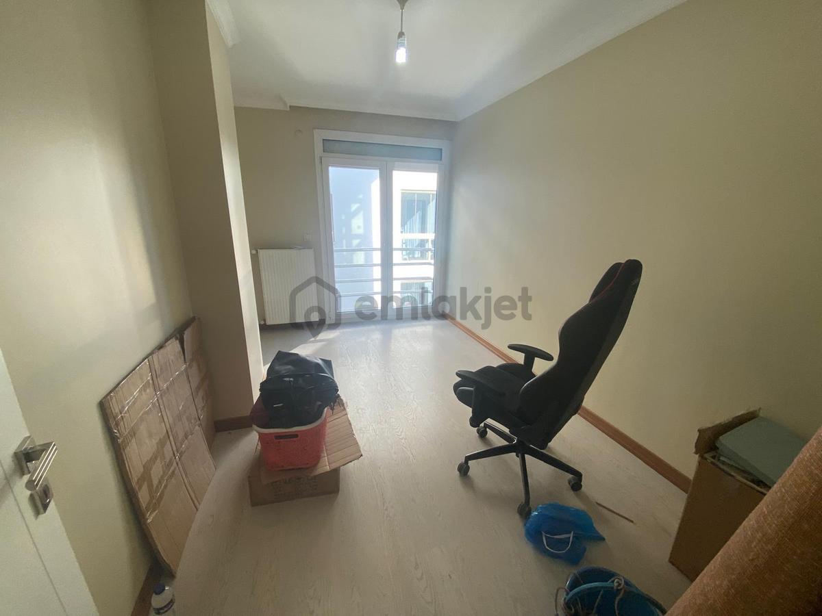 Bahçelievler'de Genç Binada 3+1 Ara Kat Geniş Ferah Daire - 16