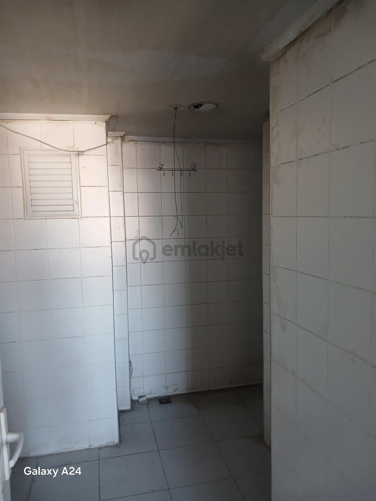Ofis Ve İşyeri Binası Ve Arsası - 5