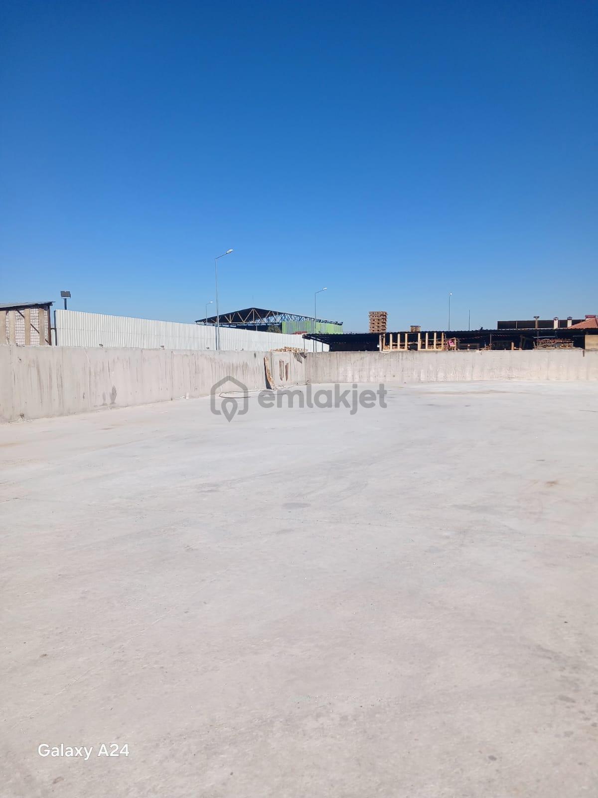 Ofis Ve İşyeri Binası Ve Arsası - 13