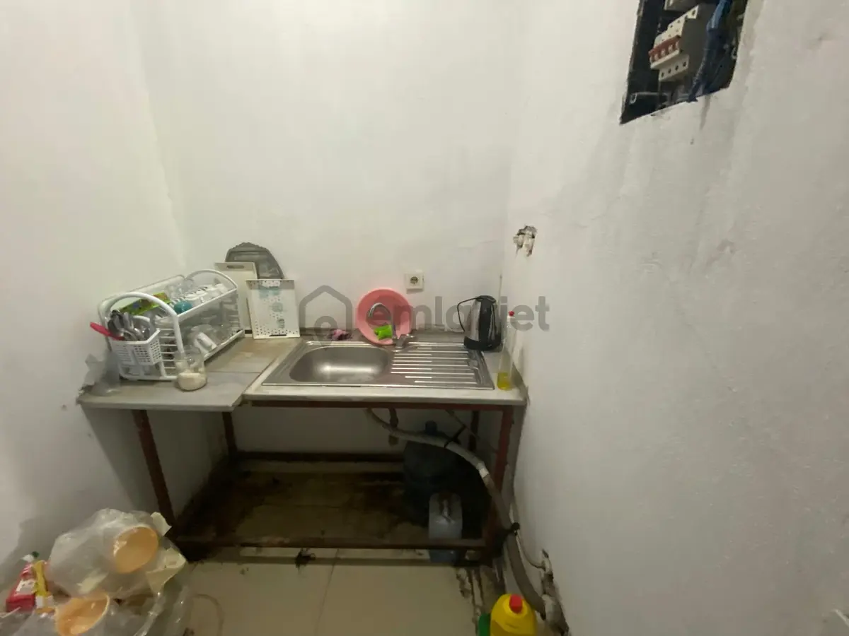 Acill Konak Ulubatlı Mah.de Ana Yol Yakını 320m2 Batarlı 3 Bölmeli Hazır Kiracılı Satılık Dükkan - 14