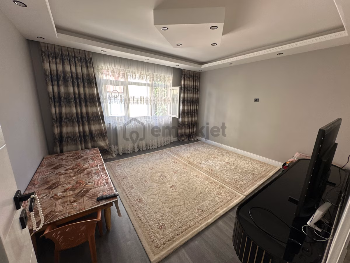 Eğtim Mahalesinde Satılık İki Katlı Kargir Bina - 3