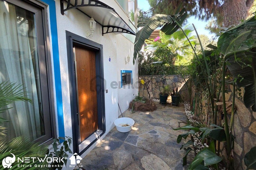 Oasis Avm Yakını Eskiçeşme İlmik 2 Sitesinde 4+1 - 6