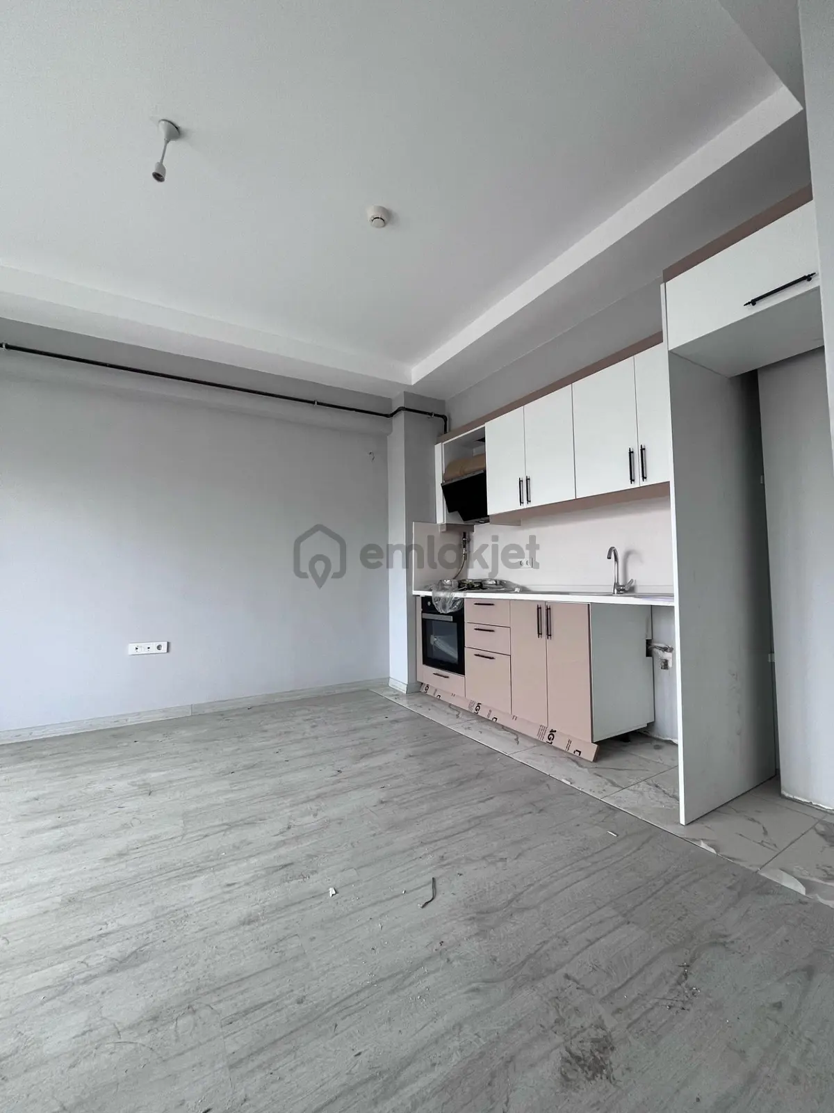 2+1 Site İçeridinde Merkezi Konumda Satılık Daire - 31