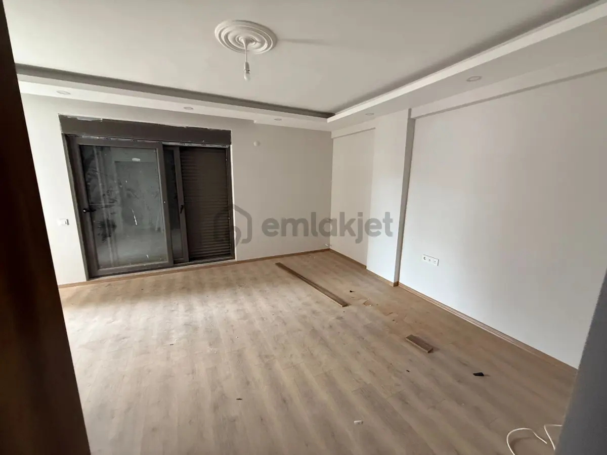 Hastaneye Yürüme Mesafesinde Katta Lüks 1+1 - 4