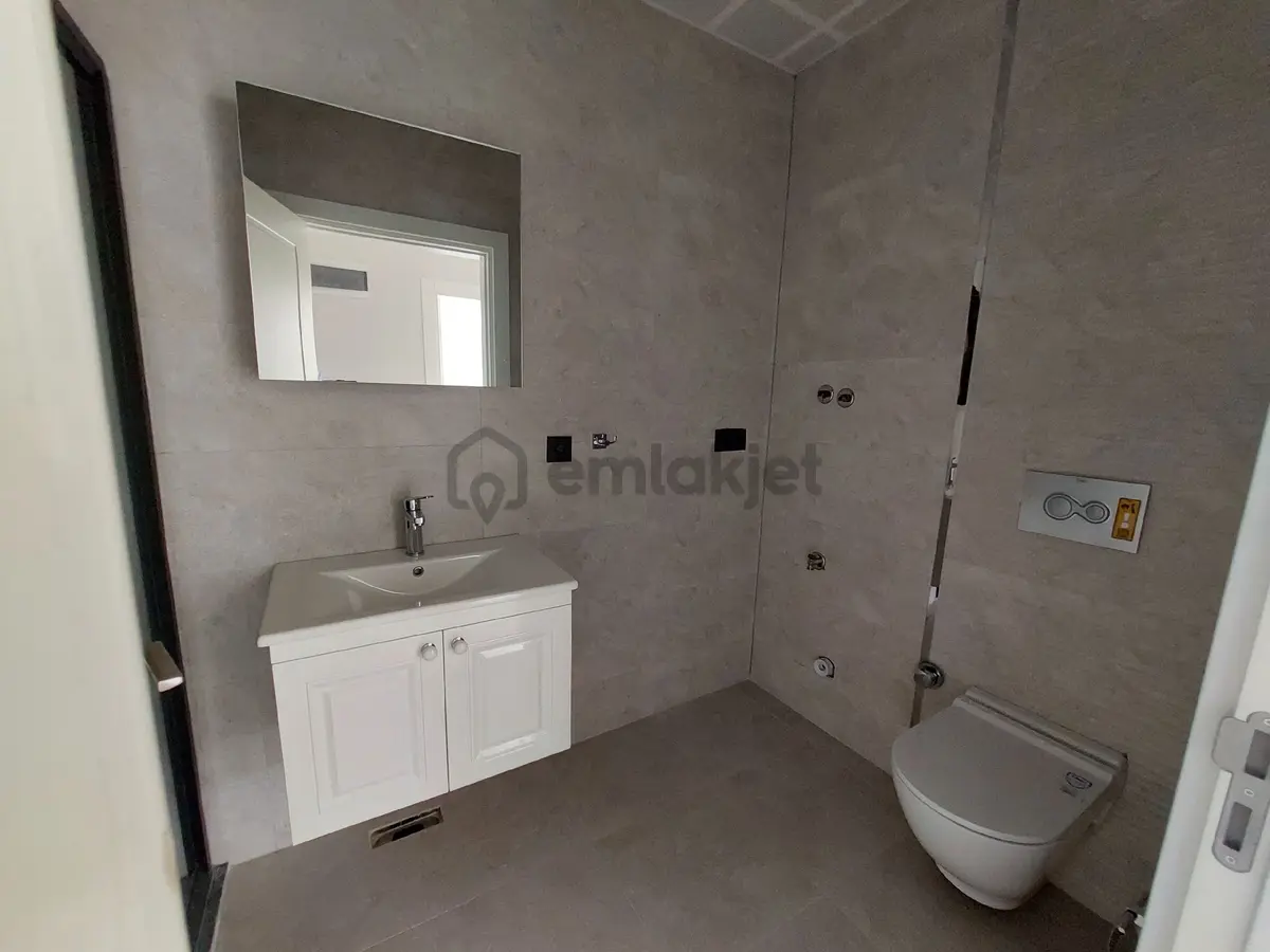 Denize 250m 2+1 Muhteşem Peyzaj Alanı Plaj Alanlı - 16