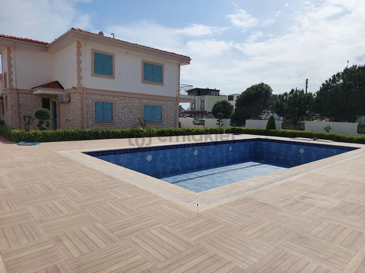 Denize 250m 2+1 Muhteşem Peyzaj Alanı Plaj Alanlı - 31