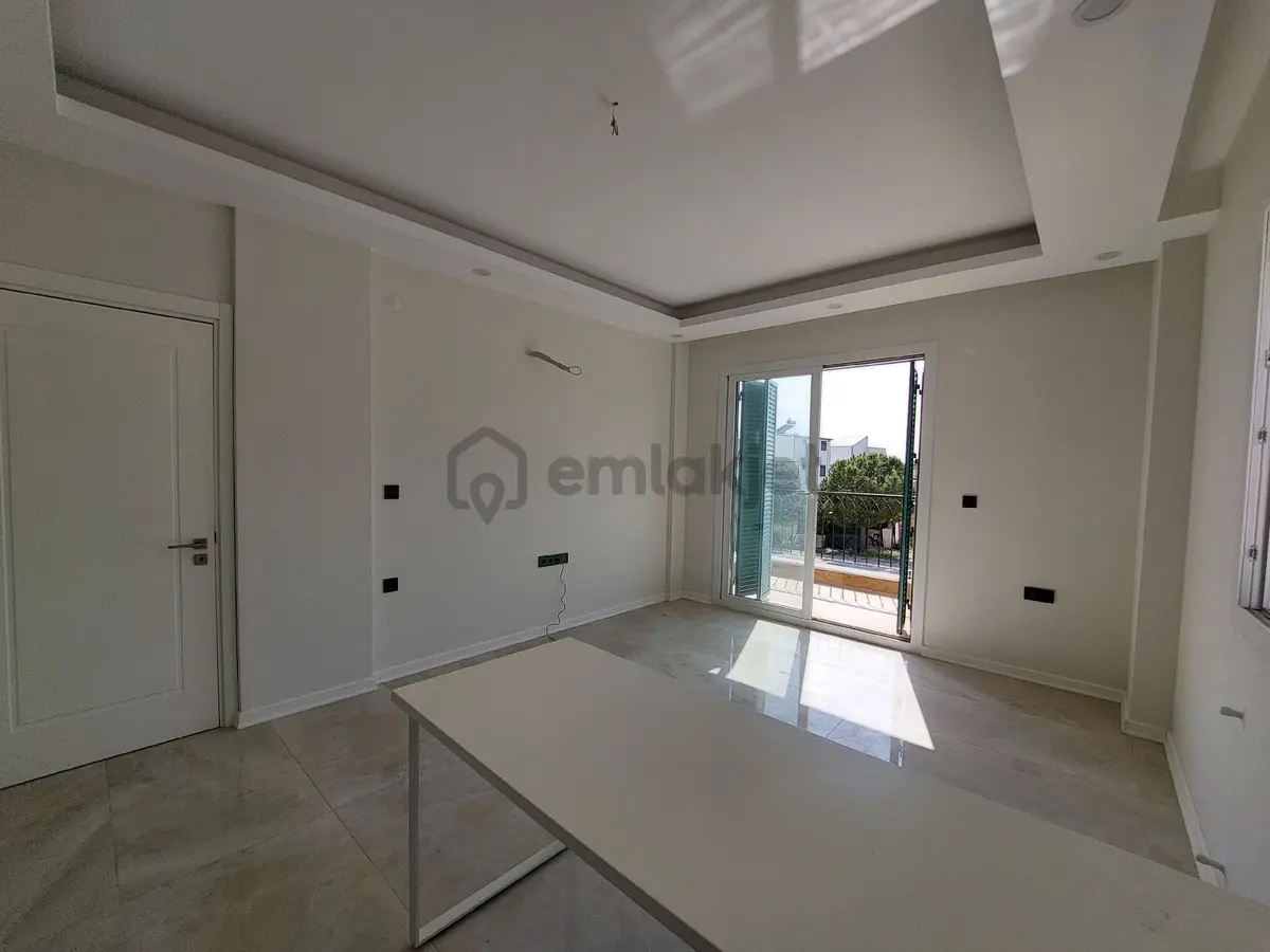 Denize 250m 2+1 Muhteşem Peyzaj Alanı Plaj Alanlı - 19