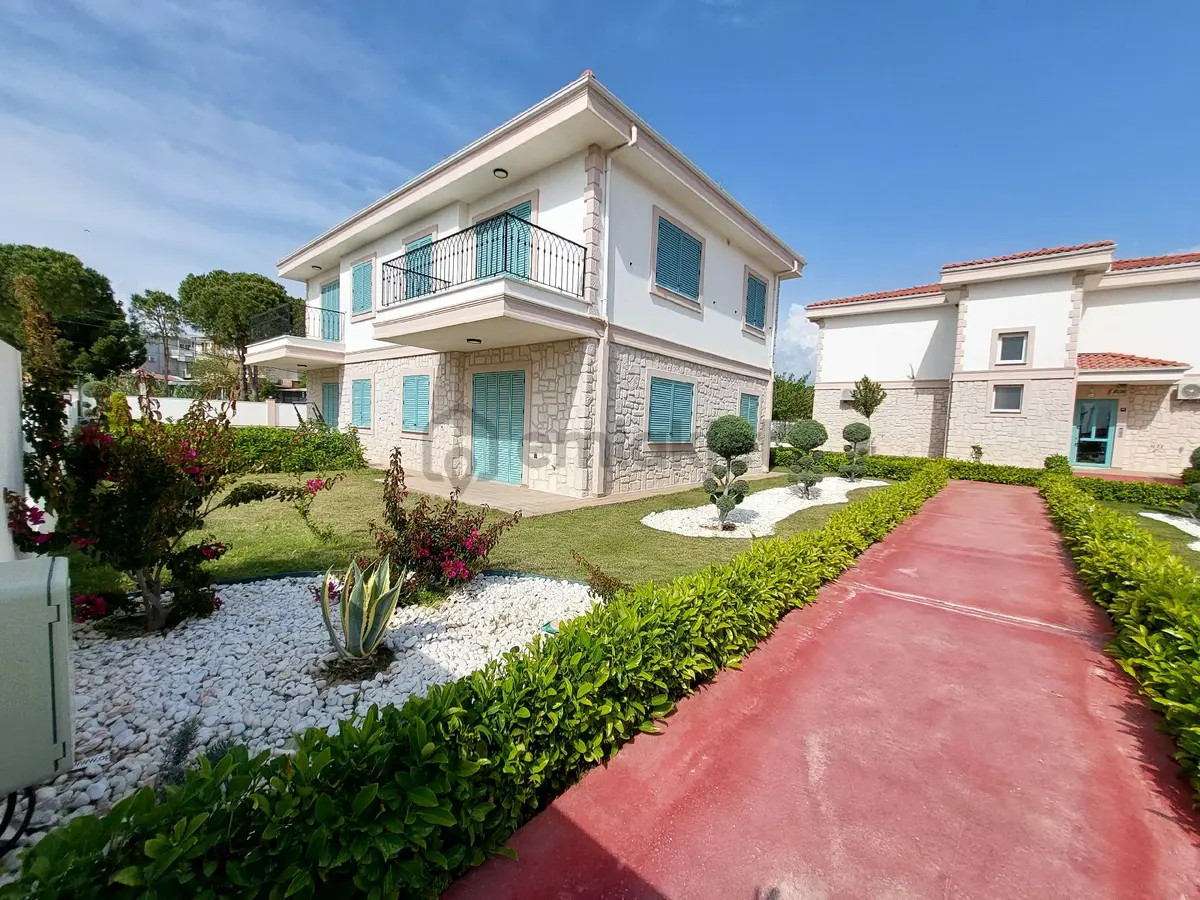 Denize 250m 2+1 Muhteşem Peyzaj Alanı Plaj Alanlı - 4
