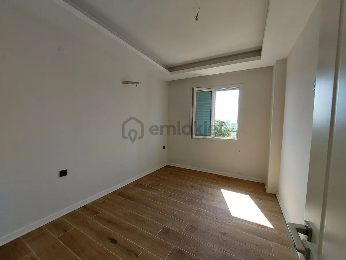 Denize 250m 2+1 Muhteşem Peyzaj Alanı Plaj Alanlı - 12