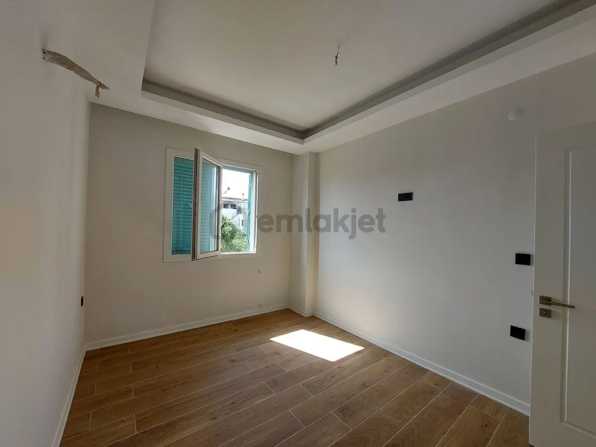 Denize 250m 2+1 Muhteşem Peyzaj Alanı Plaj Alanlı - 14