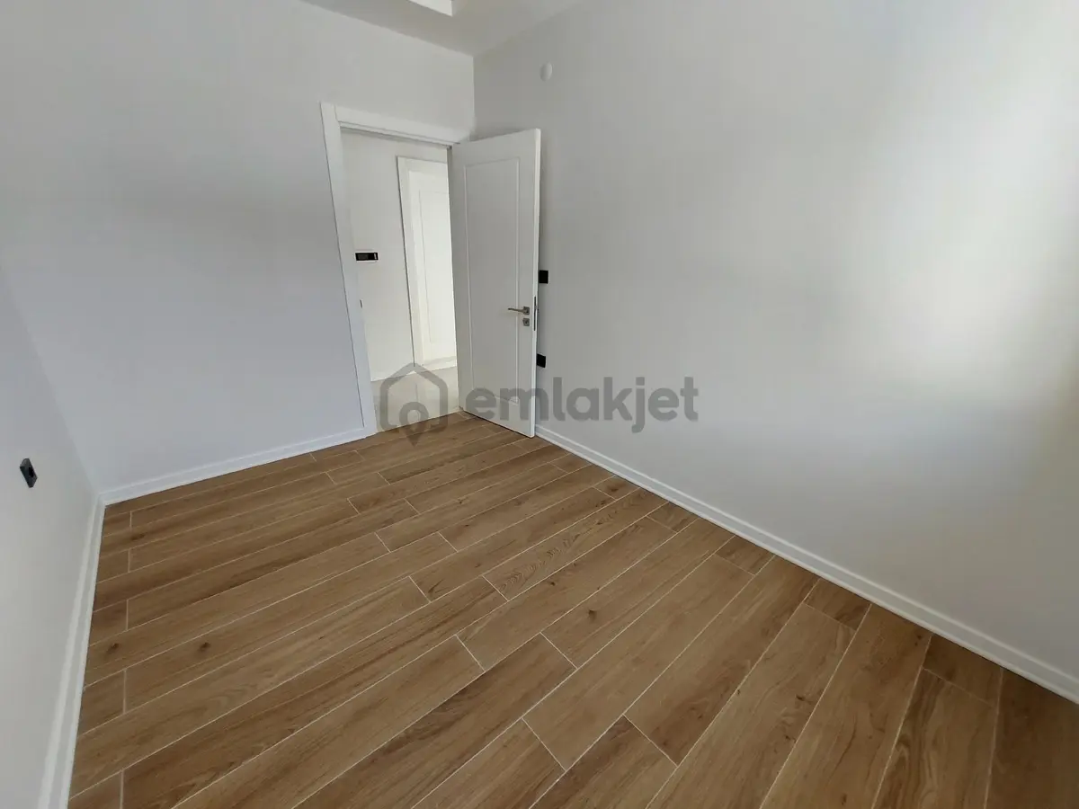 Denize 250m 2+1 Muhteşem Peyzaj Alanı Plaj Alanlı - 17