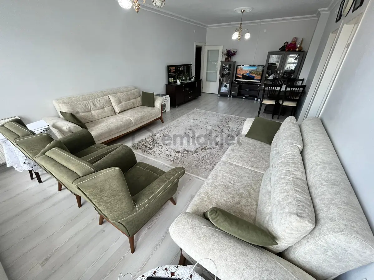 Etlik'te Cadde Üzerinde Full Yapılı 2+1 Daire! - 9