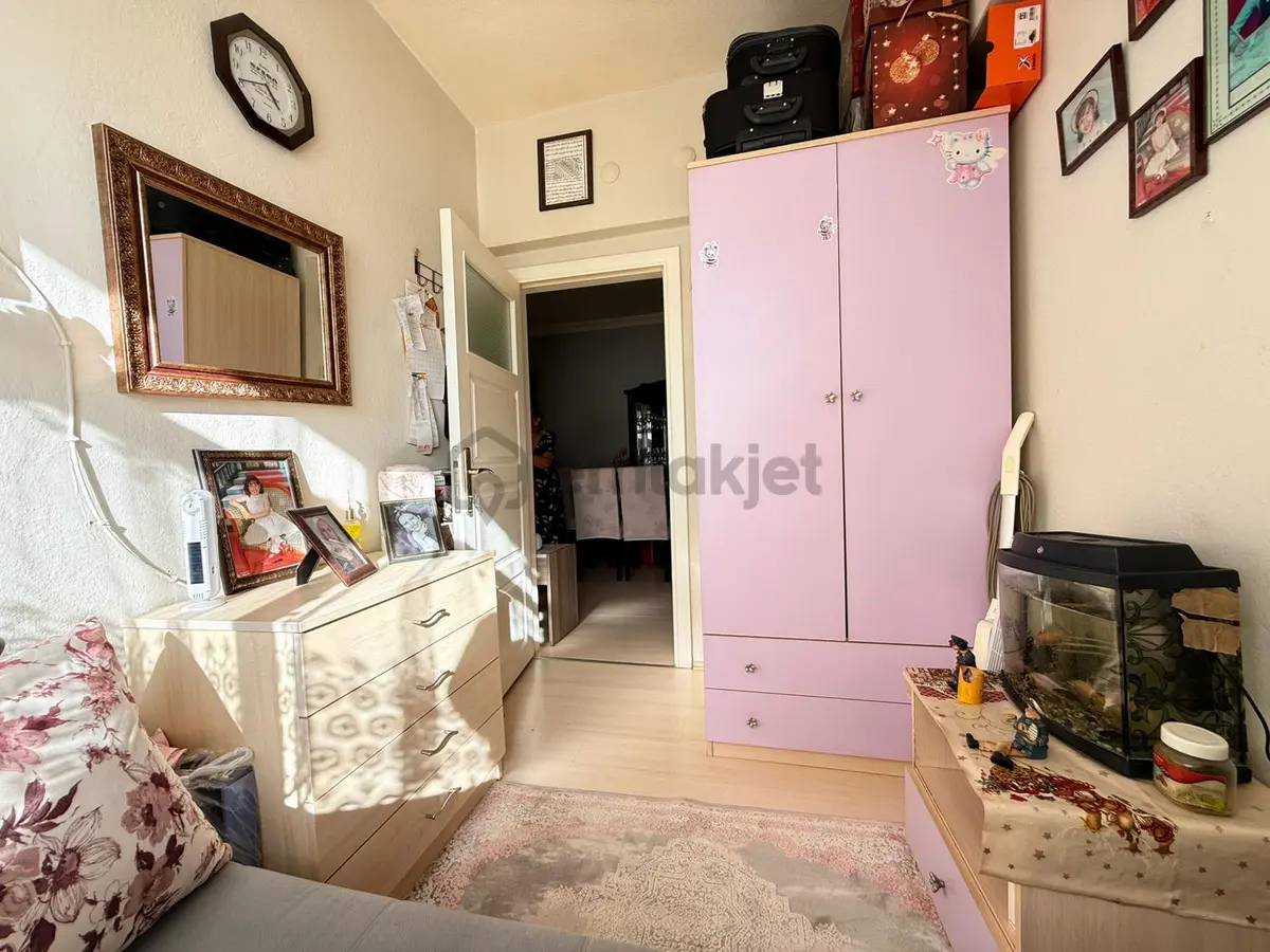 Bağlarbaşı'nda Cadde Üzeri 3+1 Daire! - 9