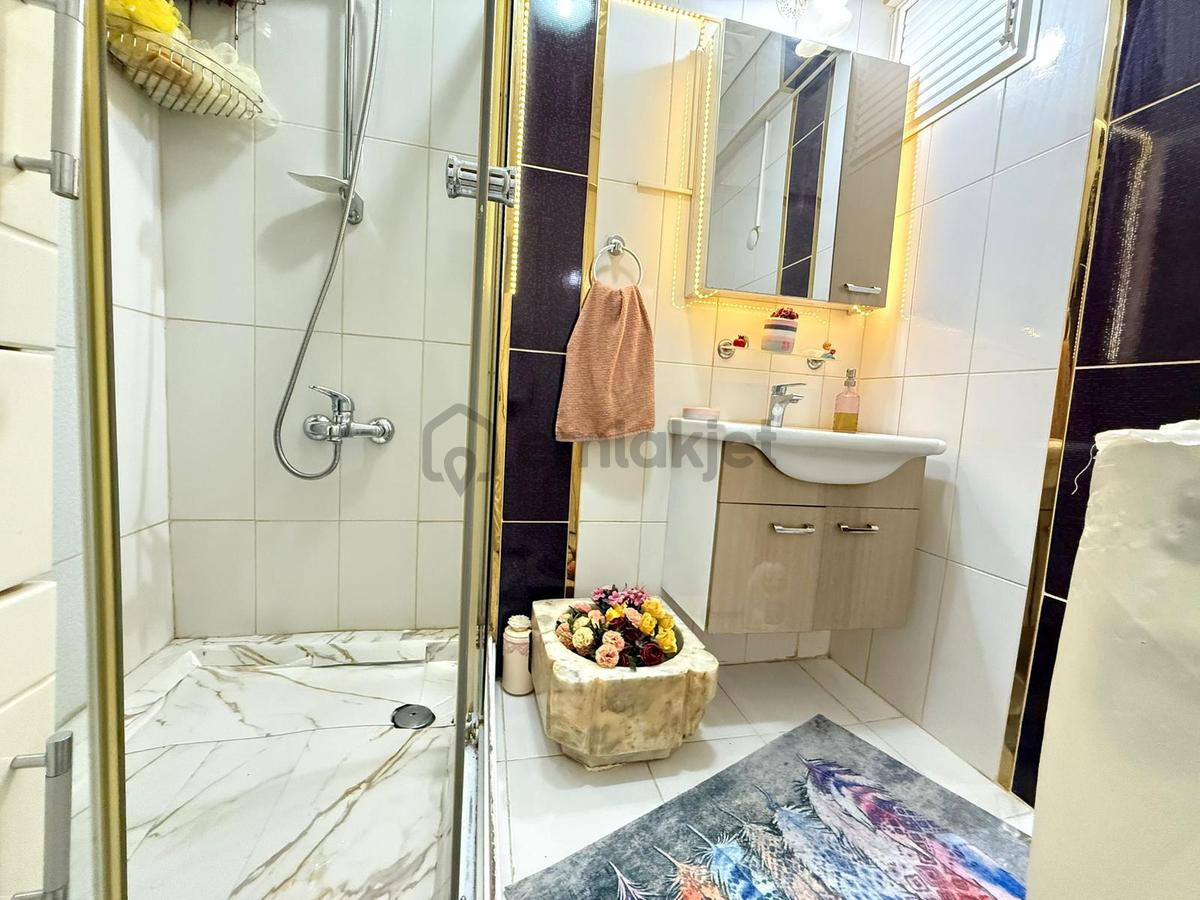 Bağlarbaşı'nda Cadde Üzeri 3+1 Daire! - 14