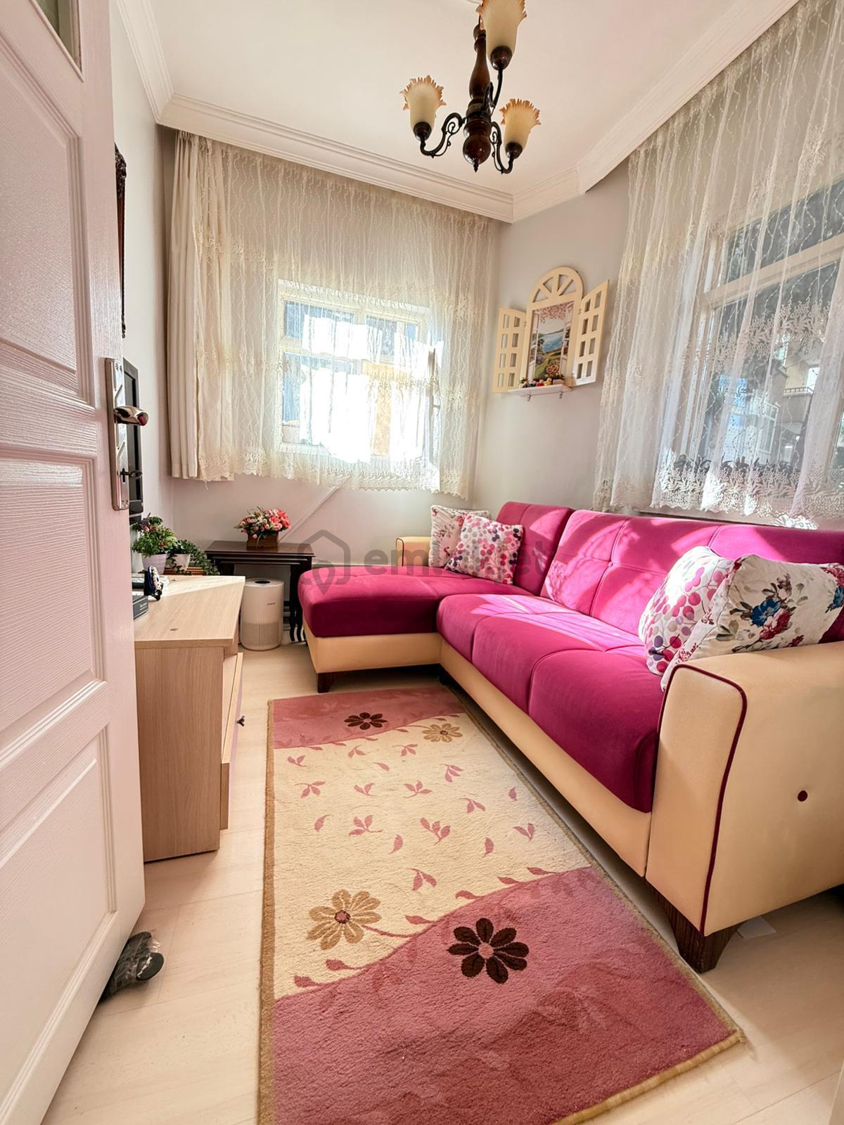 Bağlarbaşı'nda Cadde Üzeri 3+1 Daire! - 6
