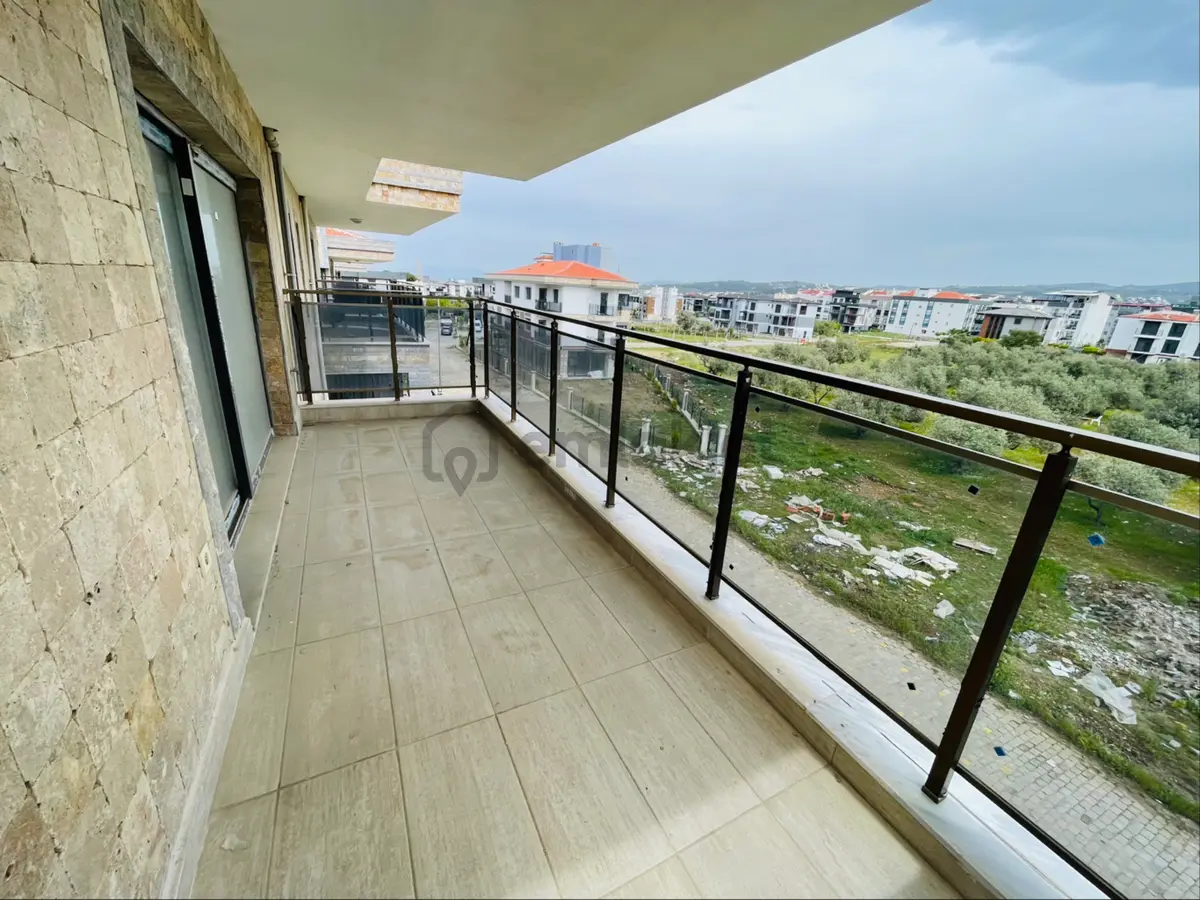 Davutlar Merkezde Havuzlu Sitede Geniş 2+1 Daire - 7