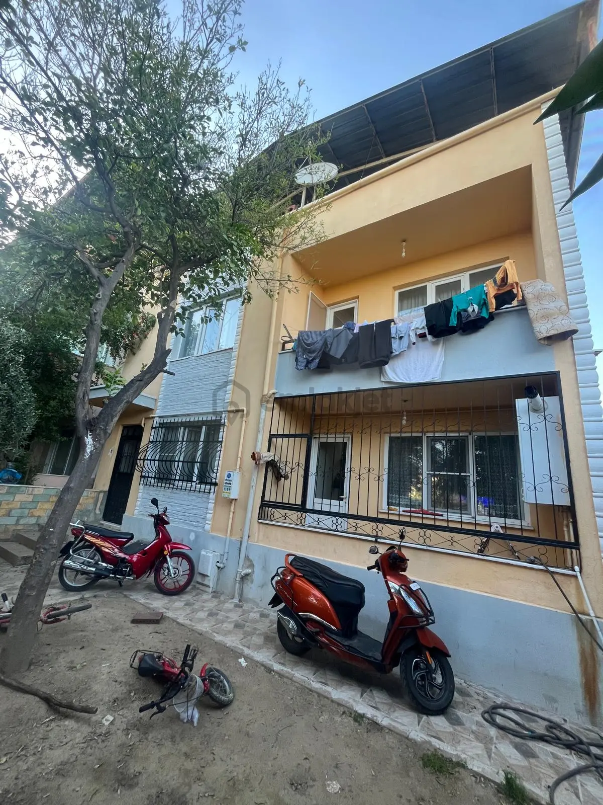 Yenimahhede Satılık Doğalgazlı Ve 2 Katlı Müstekil Ev - 12