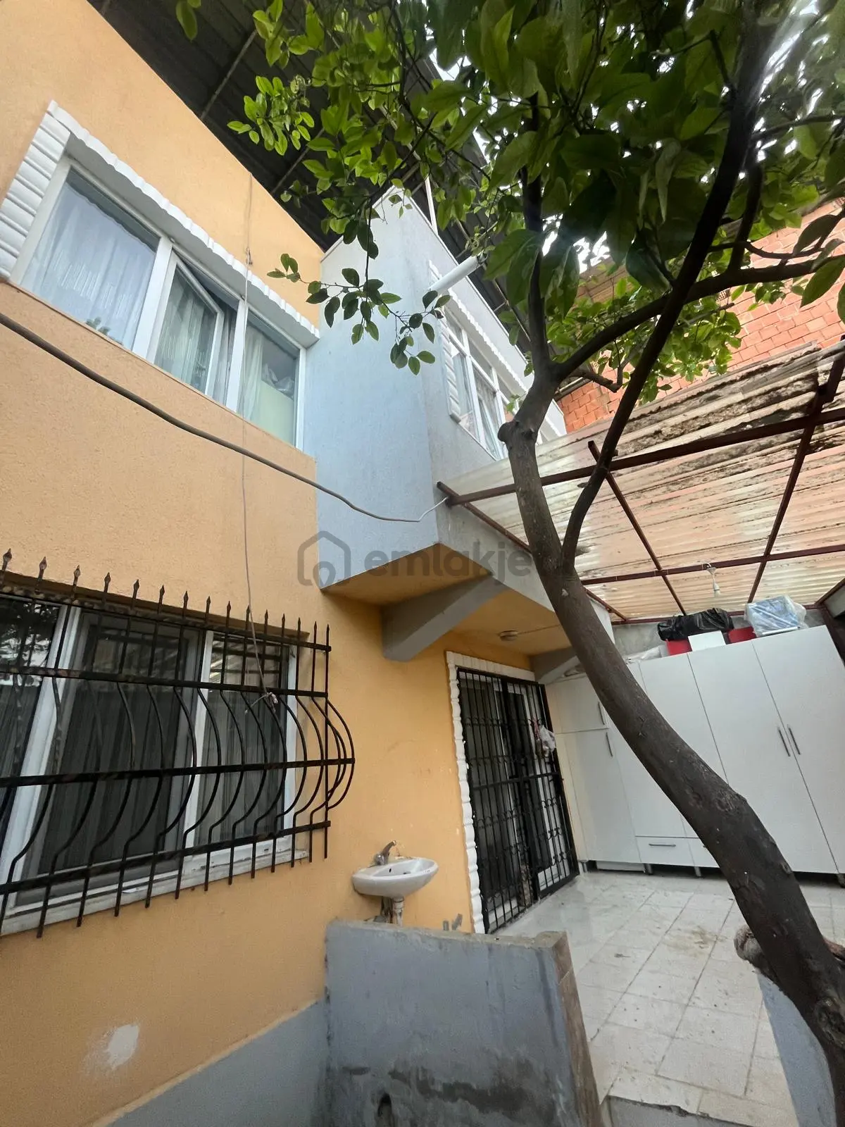 Yenimahhede Satılık Doğalgazlı Ve 2 Katlı Müstekil Ev - 11