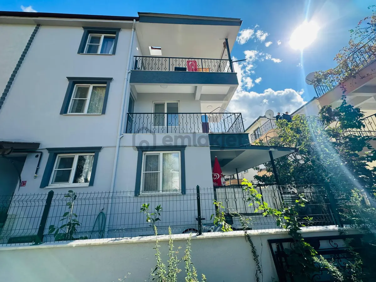 Akçay Da 4+1 Triblex Bahçeli Satılık Müstakil Ev