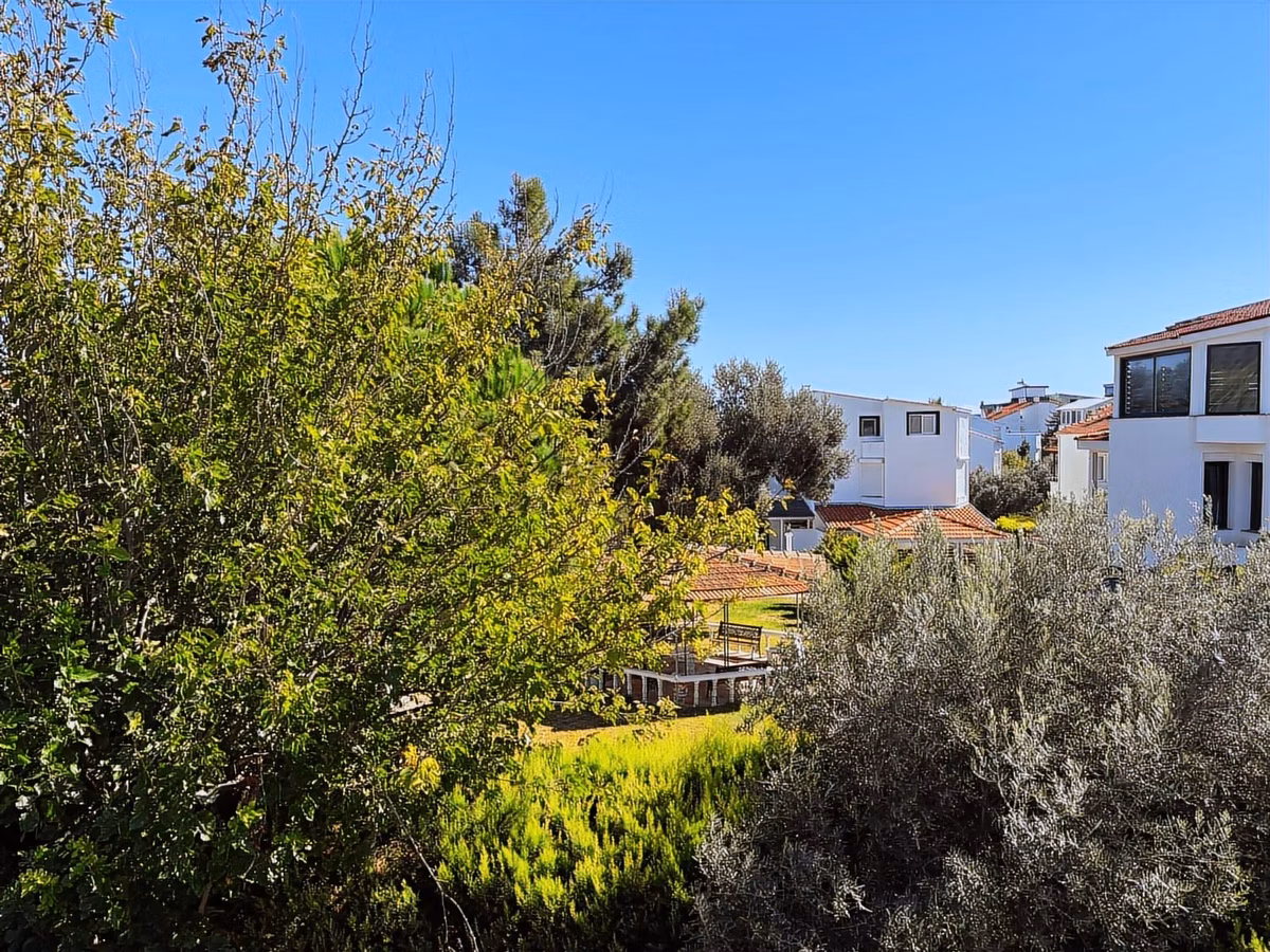 Çeşme Çiftlikköy Serakent Sitesinde Satılık 4+1 Tripleks Villa - 8