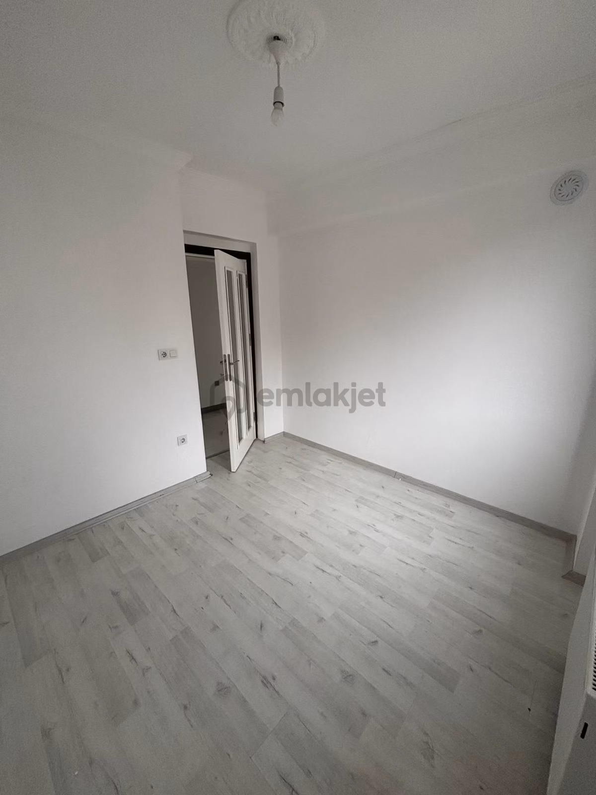 Isparta Merkez Vatan Mahallesinde Kiralık Daire - 12