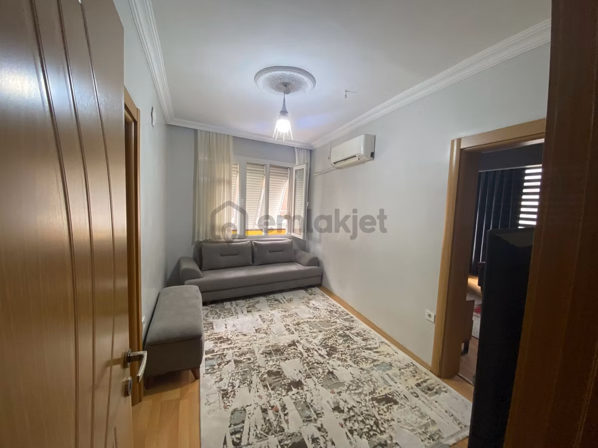 Acill Konak 26 Ağustos Mah.de Levent Meydan Yakını 2+1 70m2 Ayrı Mutfak Arakat Bakımlı Satılık Daire