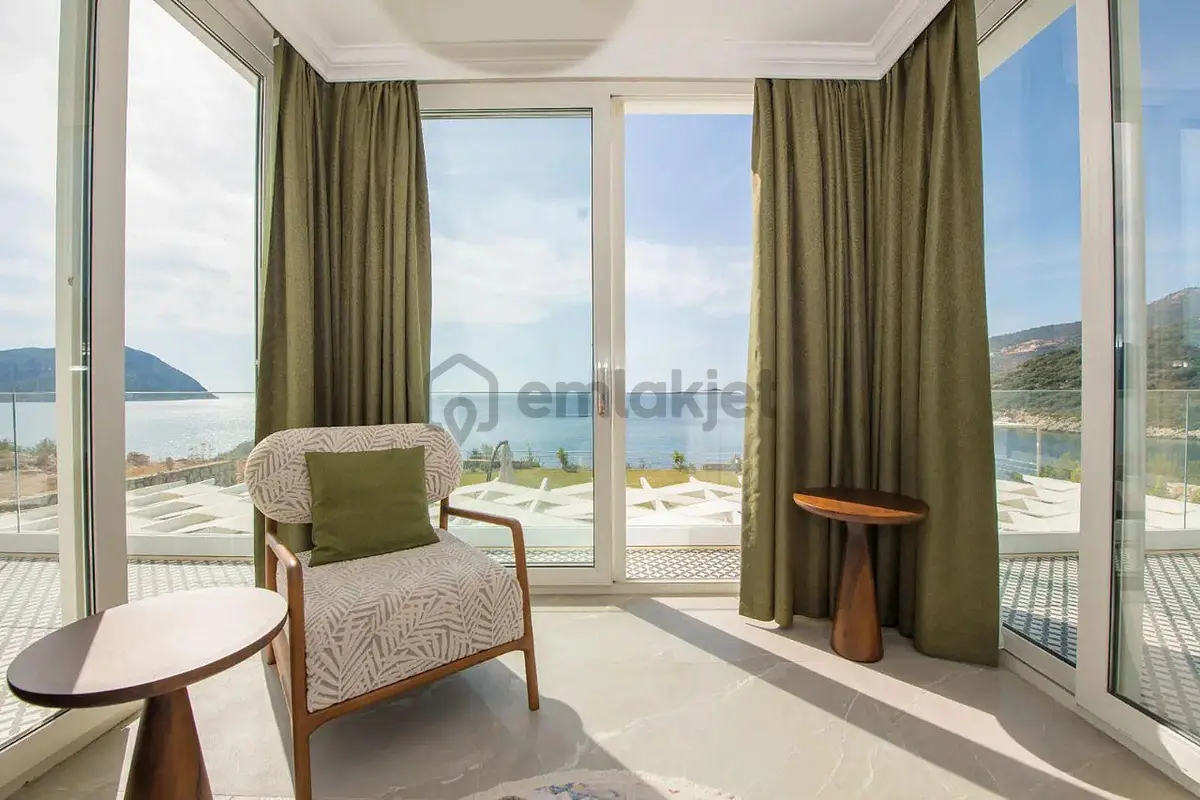 Kaş Kalkan’da Denize Sıfır Full Eşyalı Lüks Villa - 14