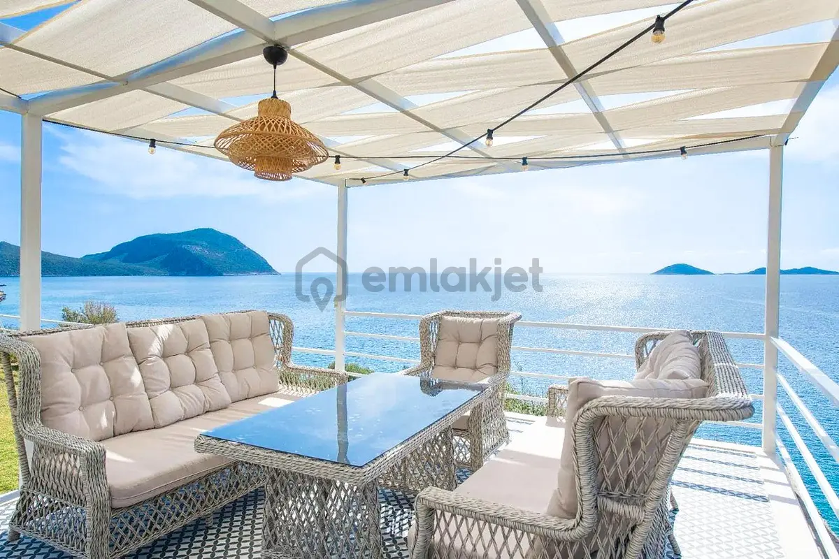 Kaş Kalkan’da Denize Sıfır Full Eşyalı Lüks Villa - 6