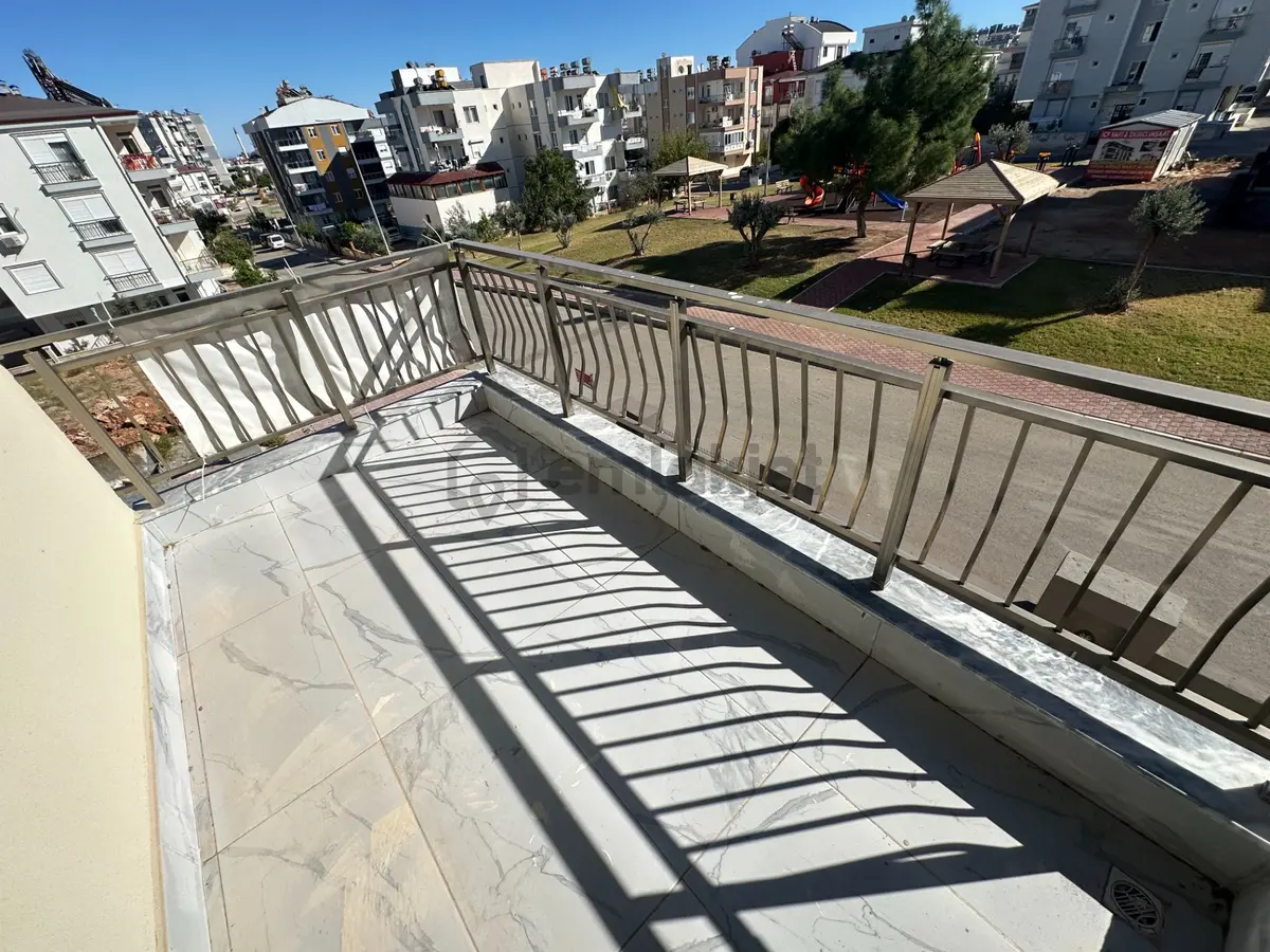 Aktoprakta Site İçerisinde Sıfır Asansörlü 2+1 - 23