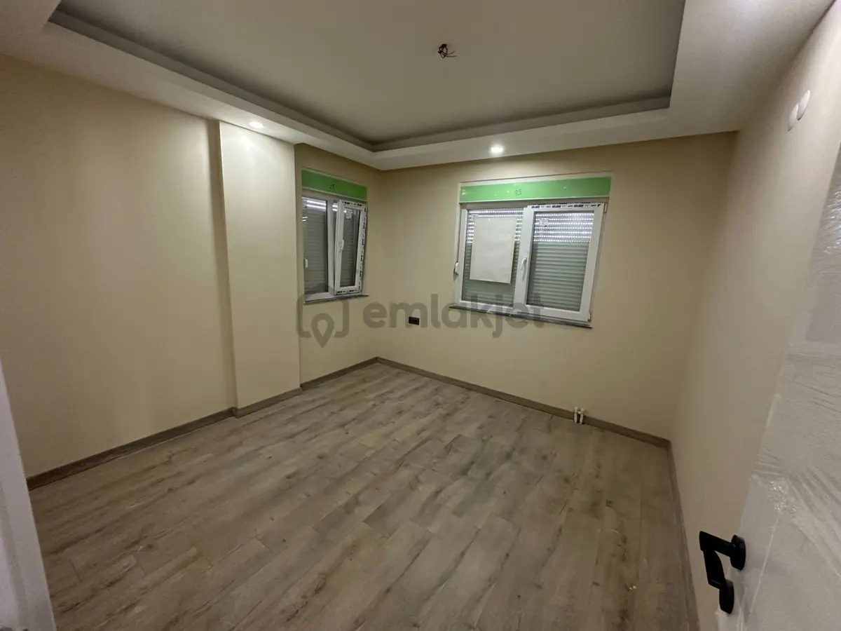 Aktoprakta Site İçerisinde Sıfır Asansörlü 2+1 - 18