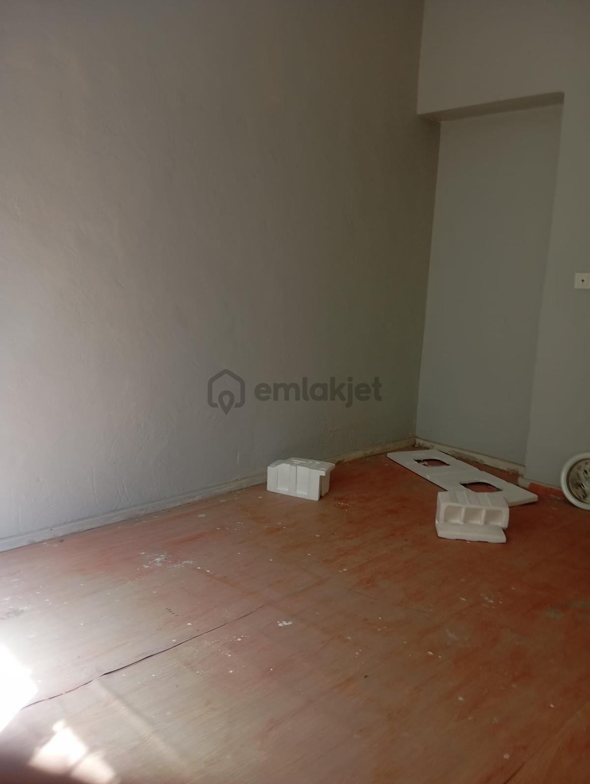 Bakımlı Temiz Geniş Caddeye Yakın Satılık Daire - 3