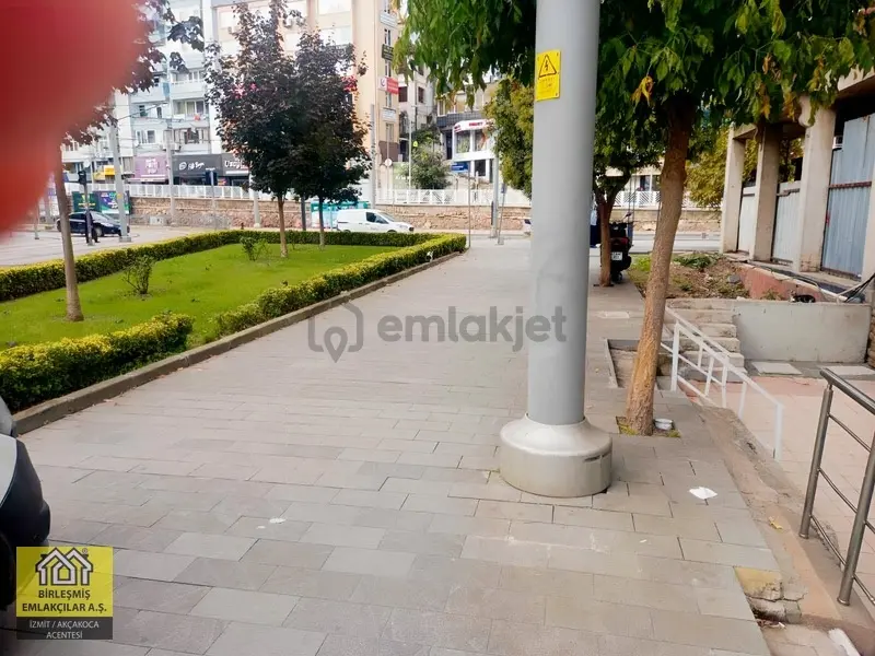 İzmit Merkezde 160 M2 İki Katlı Kiralık Dükkan - 9