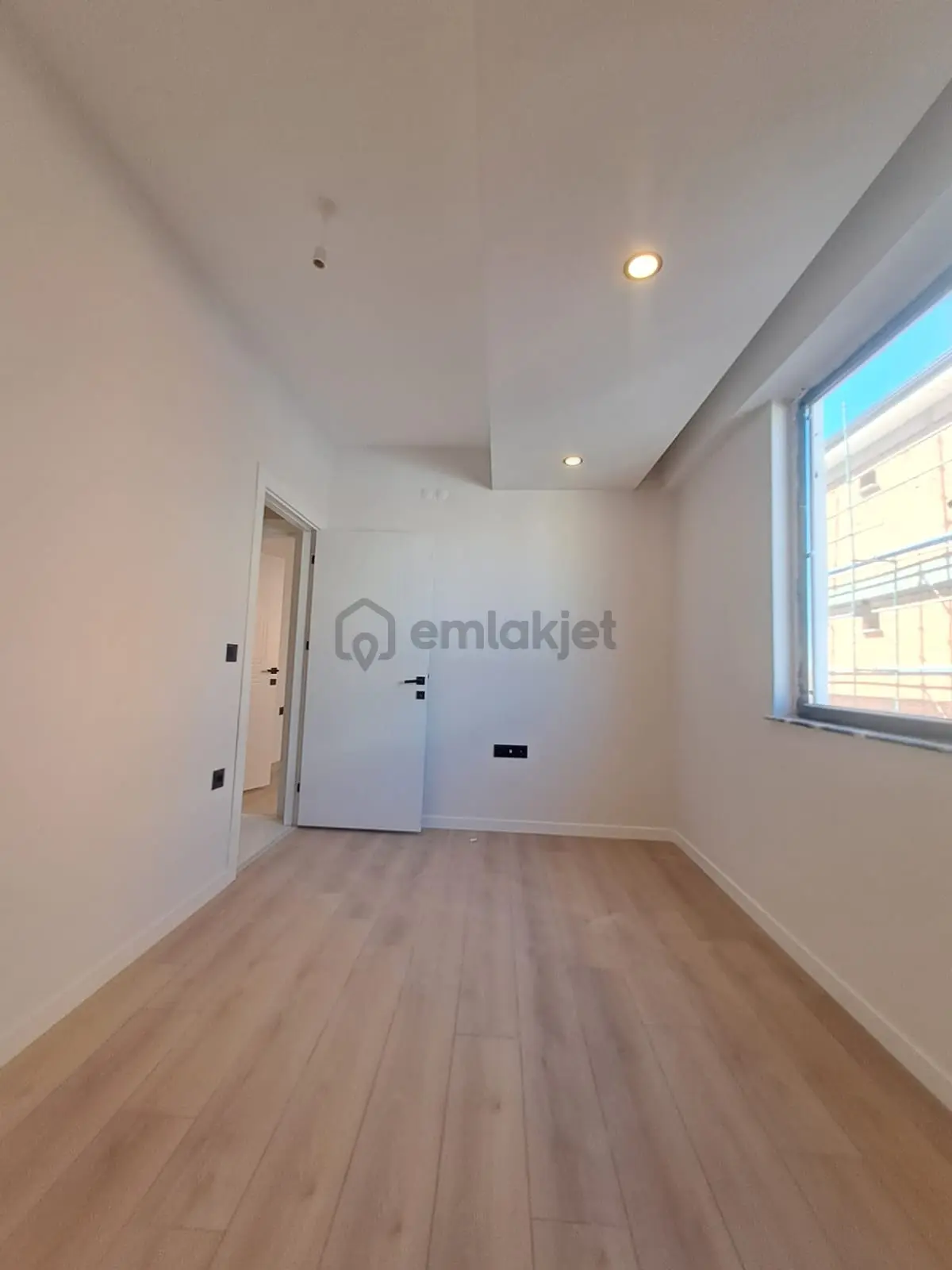 2+1 100 M2 3 Katlı Binanın 2 Katında (d200) - 5