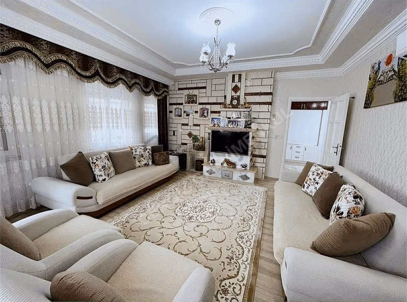 Aşağıhisar Mah.tek Daire 210 M2 Satılık Daire