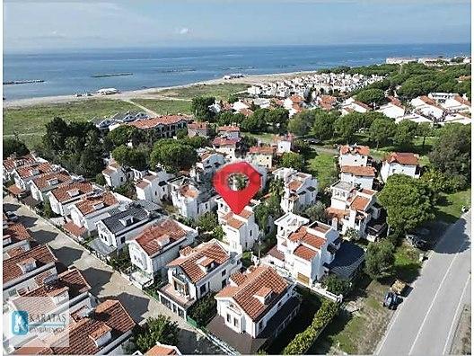 Karataş | Altınova'da Denize Sıfır Site İçerisinde 6+1 Villa - 2