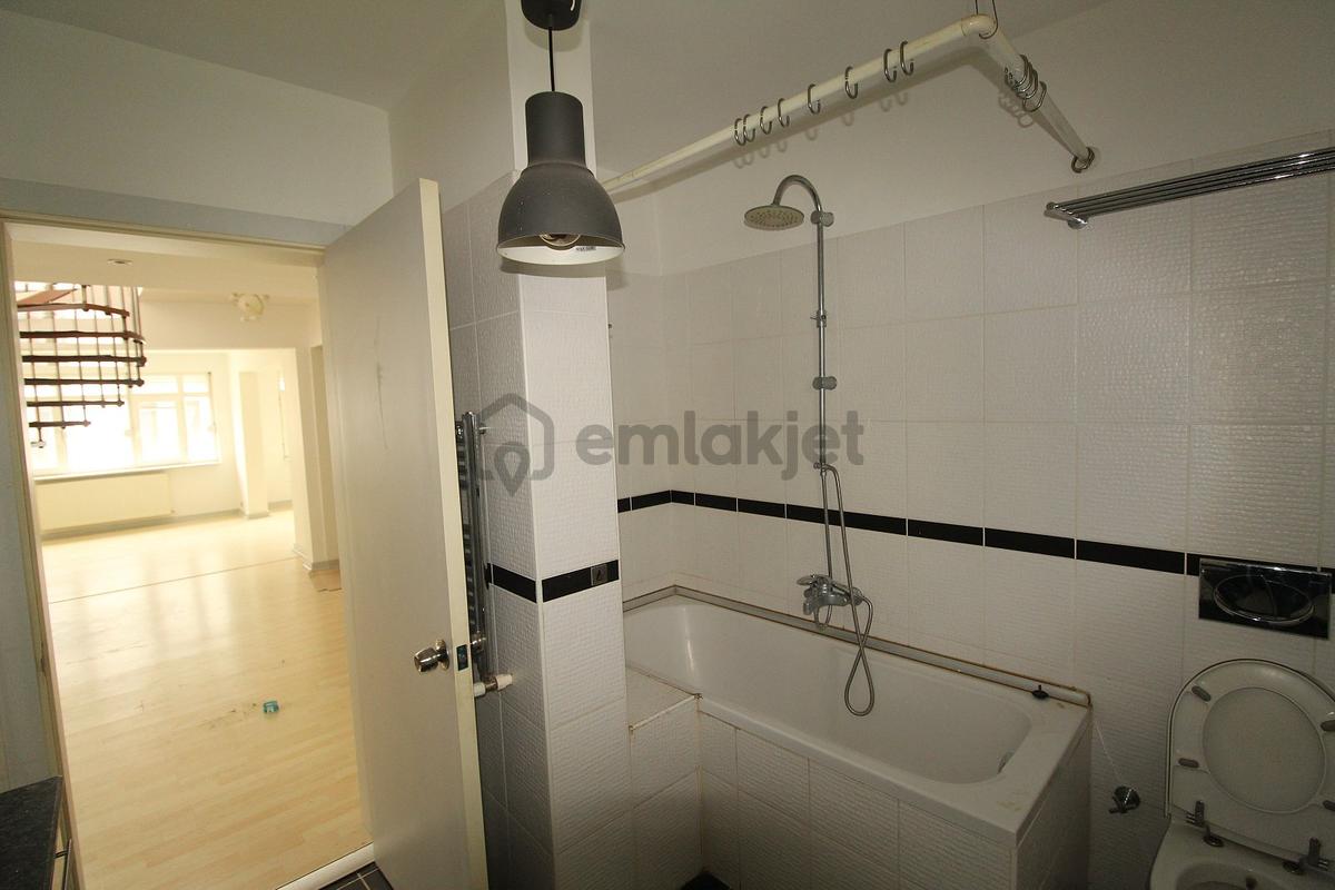 Beyoğlu Cihangir'de Taksim'e Yakın Geniş Teraslı Daire - 4