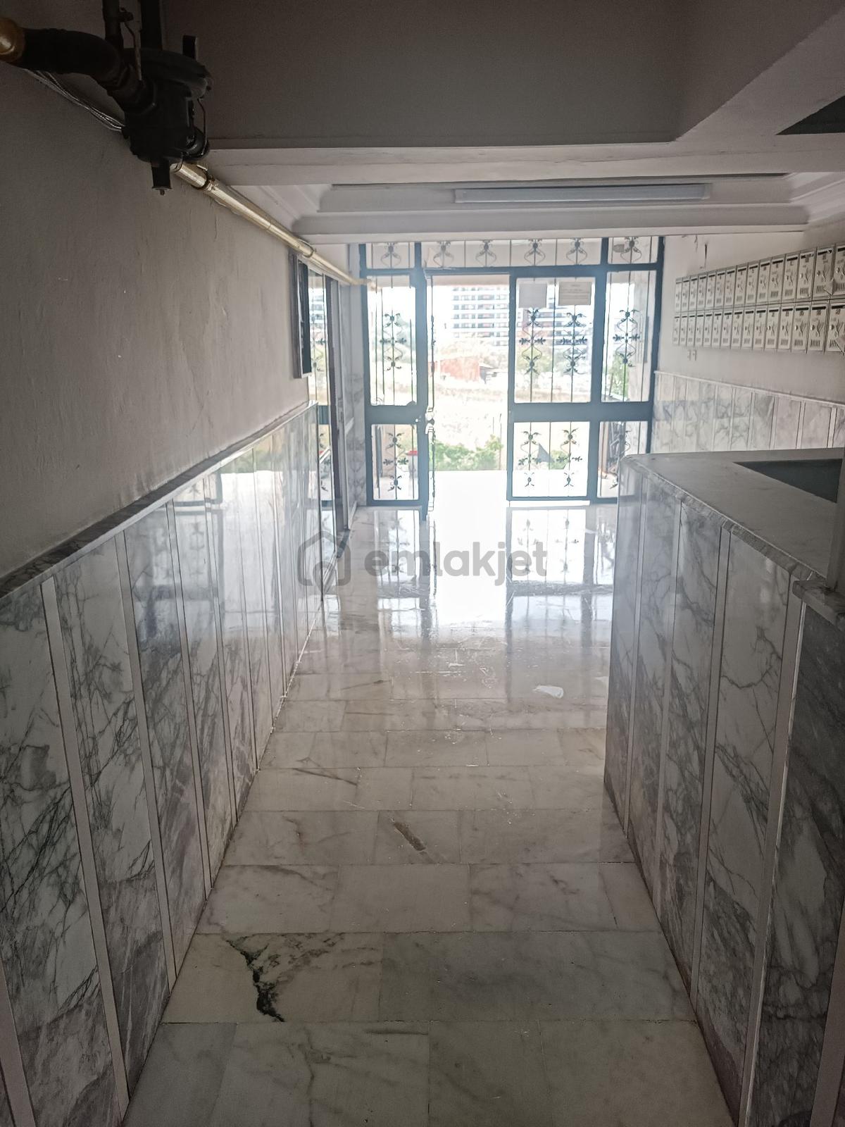 Tınaztepe Metro Karşısı Arakat - 25