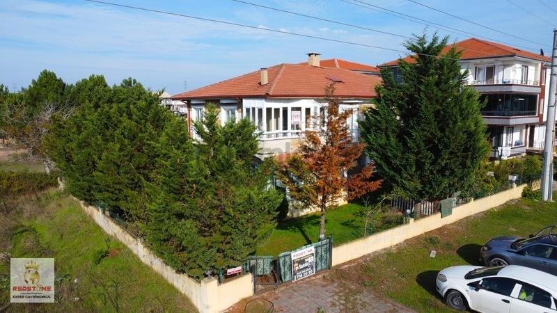 Karasu'da Cadde Üzerinde 324m2 Arsa Payına Sahip 3+1 Villa - 5
